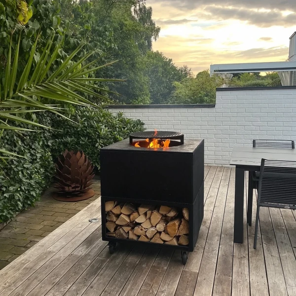 Tommre Block Grill Svart hög Grillar & Pizzaugnar miljöbild
